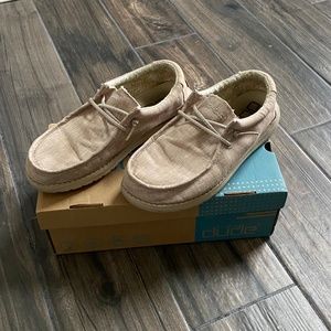 Boys Hey Dude Wally Youth Beige size 6